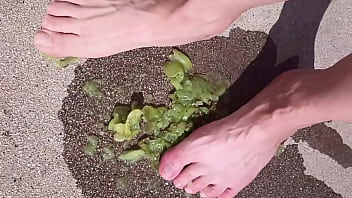 Trailer foot food crush by sexy milf