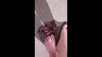 Trailer foot food crush by sexy milf