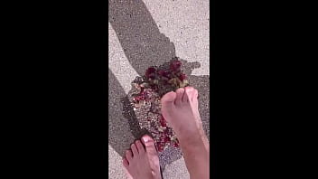 Trailer foot food crush by sexy milf