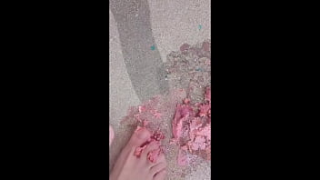 Trailer foot food crush by sexy milf