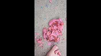 Trailer foot food crush by sexy milf