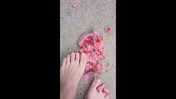 Trailer foot food crush by sexy milf