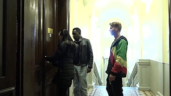 Jamie applegate has a sissy husband and needs good sex