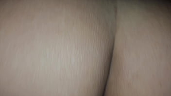 I enter my friend's room and i'm horny