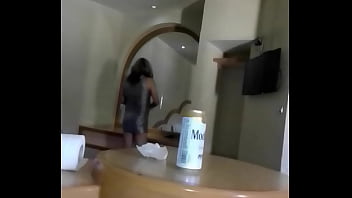 Travesti Preparándose Para Recibir Verga thumbnail