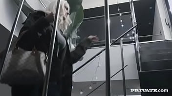 Blanche bradburry twerks her big bubble butt on a fat cock