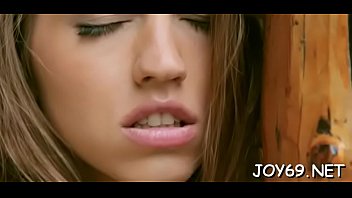 Nice vibrator fite hot teen pussy