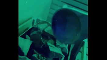 Très chaude avec cette séance de sauna