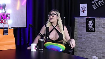 Um dos constrangimentos dela em um atendimento foi se vestir de um personagem de dragon ball e quando foi pra um motel com dois homens gabi tamiris sheer red