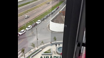 Coloquei minha prima pra me chupar no shopping