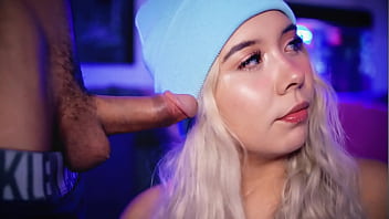 College girl invites her classmate to suck his cock and upload the video to the internet