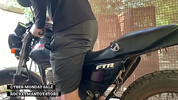 Automatic robot blowjob machine allows man in lockdown to have sex with old japanese bike