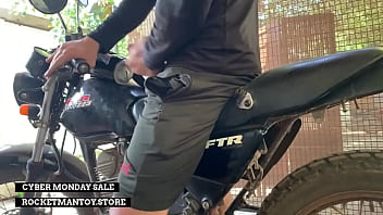 Automatic robot blowjob machine allows man in lockdown to have sex with old japanese bike