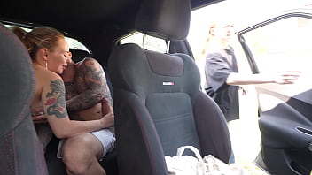 She can’t wait fucks me in uber while driver prete*ds not to notice