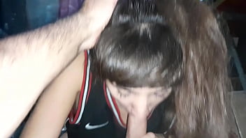 Dotado semental le hace la cola a anna