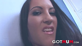 Gotmum she like to fuck herself