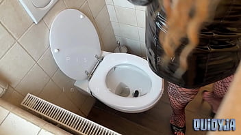 Pissing pov in the toilet