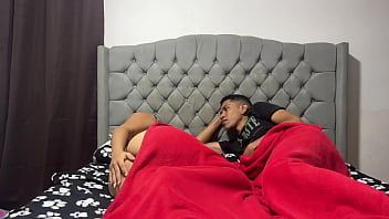 Hijastro le confiesa a su madrastra que le tiene muchas ganas desde el primer día