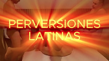 Padrastro se folla a su hijastra mientars lee un libro