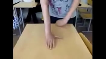 Flexible hand