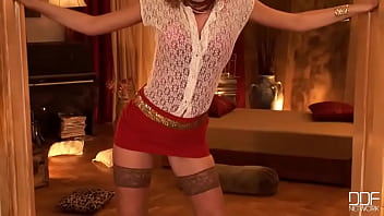 Honey tressed hottie