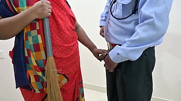 Servant jerking guard dick