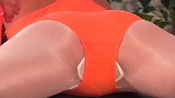 Sexy hot horny blonde babe gets her wet