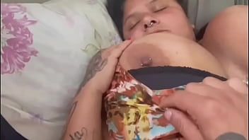 Passei a mão na minha meia irmã e acabei fudendo ela firegreen2