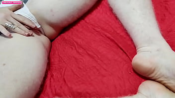 Beijando pés e trepando q delicia