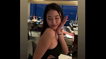 Singapore sexy milf melody sit looking sexy before sex in hotel room