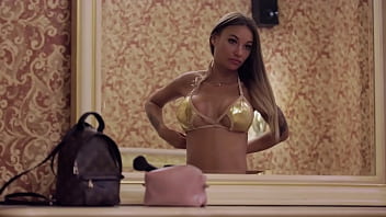 Monika fox pussy masturbates in bed after shower