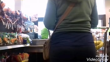 Hermoso culo en super mercado