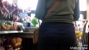 Hermoso culo en super mercado