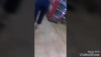 Hermoso culo en super mercado