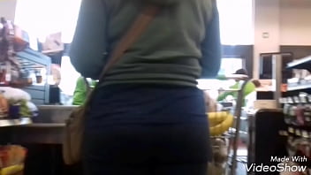 Hermoso culo en super mercado