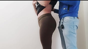 Hermosa Vecina Con Un Gran Culo Es Follada En Las Escaleras Con Apenas 18baños Es Toda Una Ninfómana thumbnail