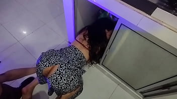 Lubricando por que me quede atrapada en la alacena culona follada porno en español Lubricando por que me quede atrapada en la alacena culona follada porno en español