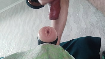 Парень стонет и трясется кончая в искусственную киску thumbnail