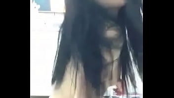 Teen showing nude body to boyfriend