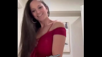 Sneaking’ in the bathroom 4 a quick happy dance i’m officially in orlando florida tiktok jazminecruzofficial#fyp