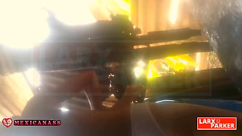 Kassandra comienza a enseñar todo lo bonito que tiene y dan ganas de chuparle todo