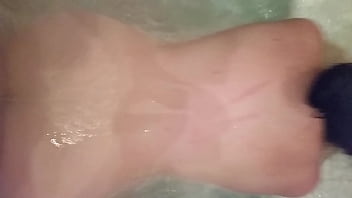 Fodendo amiga na hidromassagem