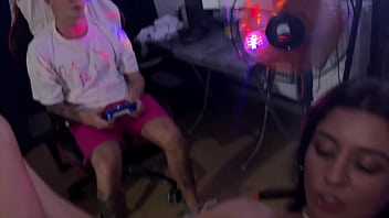 Cuckold does not satisfy his wife and she gave herself to two cocks at a party without thinking