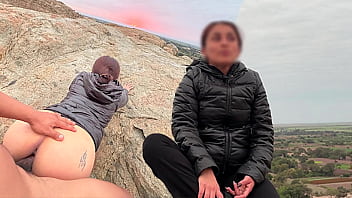 Invite a la novia de mi mejor amigo a dar un paseo por la montaña de los gritos