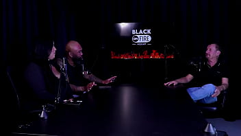 Levou uma surra de bunda da morena mas pediu arrego então pediu pro apresentador que a deixou de peitos de fora carlos urach watch sheer red