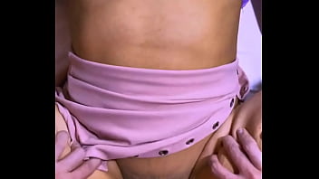 Se escapa de la escuela y me invita a follar pero me pide que pague el motel