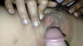 น้ำควยที่ไหลรินเข้ารูหี