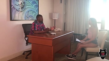 Wet pussy for a job brunette rose isstar deep dicked by rome major