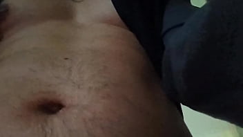 I come home from exercising and i take advantage of the fact that i'm alone to masturbate very delicious