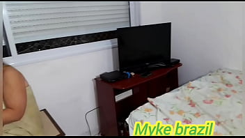 Eu mya milf e meu primo adalto ele veio me fazer uma visita e nesta visita ele comeu meu cu e foi muito gostoso veja completo no red